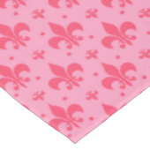 rosa Fleur-de-lis-Muster Tischdecke (Schrägansicht)
