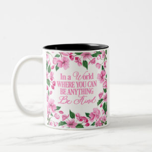Rosa Flora/In einer Welt, in der alles möglich ist Zweifarbige Tasse