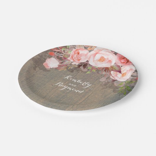 Rosa Flora Rustikale Holzlandschaft Hochzeit Pappteller (Schrägansicht)