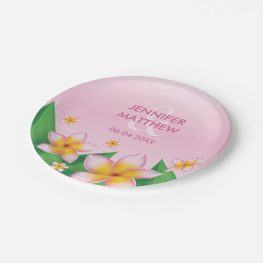 Rosa Frangipani Blume Tropische Hochzeit Pappteller (Schrägansicht)