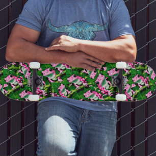 Rosa Frosch auf grünem Leaf-Muster Skateboard