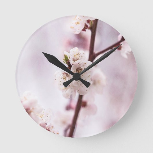 Rosa Frühlingsblüten Runde Wanduhr (Vorderseite)