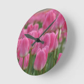 Rosa Frühlingtulis Runde Wanduhr (Winkel)