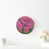 Rosa Frühlingtulis Runde Wanduhr (Zuhause)