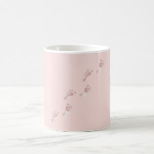 Rosa Fußspuren Kaffeetasse