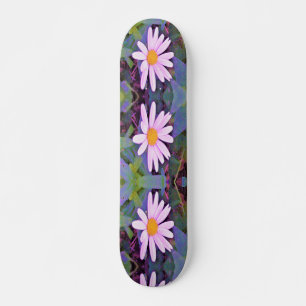 Rosa Gänseblümchen-Blume Skateboard