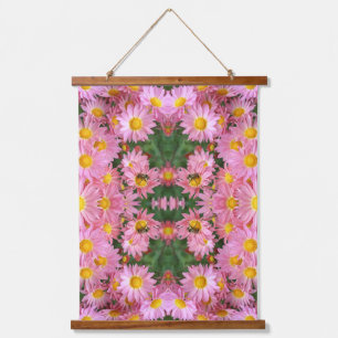 Rosa Gänseblümchen und Hummel Abstract    Wandteppich Mit Holzrahmen