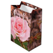 Rosa-Garten-Rose Mittlere Geschenktüte (Vorderseite Schrägansicht)