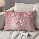 Rosa gebürsteter Glitzer Monogramm Name Dekokissen<br><div class="desc">Dieses schicke Kissendesign mit angesagtem Akzent und hübschem,  rosafarbenem Glitzer auf einem rot-rosa gebürsteten metallischen Hintergrund ist einfach zu personalisieren.</div>