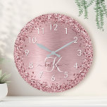 Rosa gebürsteter Glitzer Monogramm Name Große Wanduhr<br><div class="desc">Dieses trendige,  schicke Wanduhr-Design mit hübschem,  schwarz-rosa funkelndem Glitzer auf einem rot-rosa gebürsteten metallischen Hintergrund ist einfach zu personalisieren.</div>