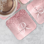 Rosa gebürsteter Glitzer Monogramm Name Rechteckiger Pappuntersetzer<br><div class="desc">Dieses trendige,  schicke Untersetzer-Design mit hübschem,  rosa und funkelndem Glitzer auf einem rot-rosa gebürsteten metallischen Hintergrund ist einfach zu personalisieren.</div>