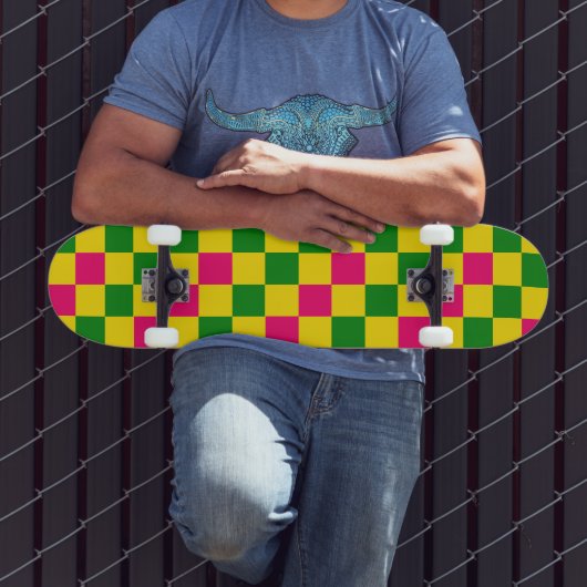 Rosa Gelb Grün Kariertes Musterdesign Skateboard (Außenbereich 3)