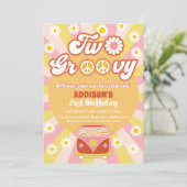 Rosa Gelbbraun Zwei Groovy Retro 2. Geburtstag Einladung (Stehend Vorderseite)