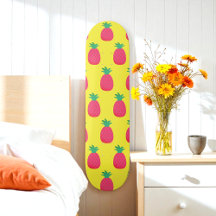 Rosa Gelbe Ananas tropisches Muster Skateboard