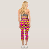 Rosa Gelbe Dreiecke Capri Leggings (Rückseite)