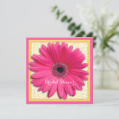 Rosa Gelbe Gerbera Daisy Bridal Dusche Einladung (Stehend Vorderseite)