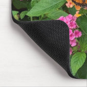 Rosa Gelbe grüne Lantana mit Schmetterling Mousepad (Ecke)