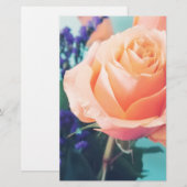Rosa gelbe Rose mit Minzhintergrund Briefpapier (Vorne/Hinten)