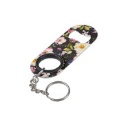 Rosa gelbe Rosen, schwarzer Hintergrund Mini Flaschenöffner (Rückseite Schrägansicht)