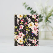 Rosa gelbe Rosen, schwarzer Hintergrund Postkarte (Stehend Vorderseite)