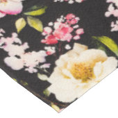 Rosa gelbe Rosen, schwarzer Hintergrund Tischdecke (Schrägansicht)