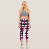 Rosa Geo-Dreiecke Capri Leggings (Vorderseite)