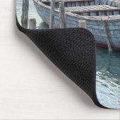 Rosa Geranien in einem rustikalen Rowboat Mousepad (Ecke)