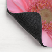 Rosa Gerber Gänseblümchen Mousepad (Ecke)