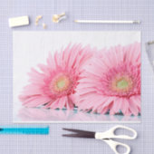 Rosa Gerbera Daisies Elegante Fotografie Seidenpapier (Handwerk)