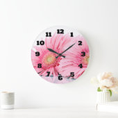 Rosa Gerbera Daisies Elegantes Foto Große Wanduhr (Zuhause)