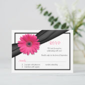 Rosa Gerbera Daisy Black Ribbon Reply RSVP Card Karte (Stehend Vorderseite)