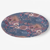 Rosa getrocknete botanische Blütenblätter, blau Pappteller (Schrägansicht)