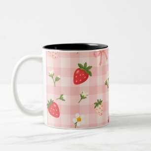 Rosa Gingham-Erdbeer-Blumen-Coquette-Muster Zweifarbige Tasse