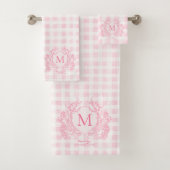 Rosa Gingham Floral Wappen Monogram Badhandtuch Set (Insitu)