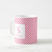 Rosa Gingham Karo Monogramm Name Kaffeetasse (Vorderseite Links)