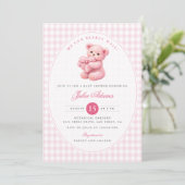 Rosa Gingham Teddybär Neutrale Babyparty Einladung (Stehend Vorderseite)