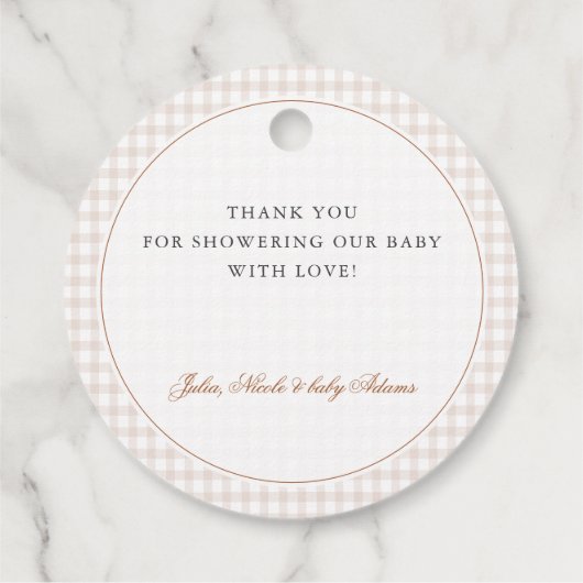 Rosa Gingham Teddybär Neutrales Babyshower Geschenkanhänger (Rückseite)