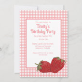 Rosa Gingham und Rote Erdbeeren Einladung (Vorderseite)