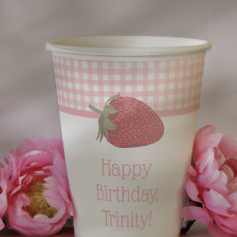 Rosa Gingham und Rote Erdbeeren Pappbecher