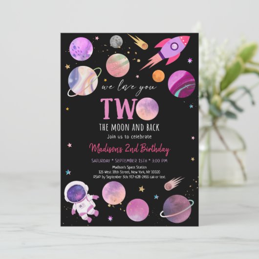 Rosa Girl Astronaut Space Two der Mond zum Geburts Einladung (Stehend Vorderseite)