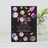 Rosa Girl Astronauten Weltraum Vierte Geburtstag Einladung (Stehend Vorderseite)