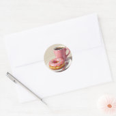 Rosa glasierter Donut und Kaffee Runder Aufkleber (Umschlag)