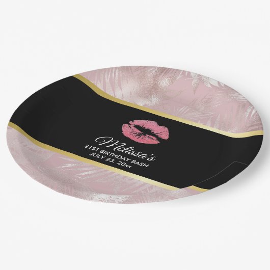 Rosa Glitzer Lips & Rose Gold Tropische Blätter Pappteller (Schrägansicht)