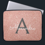 Rosa-Glitzer und Monogramm Laptopschutzhülle<br><div class="desc">Rosa Rose Gold und Karkohle Grau (Grau) Imitat Glitzer und sparkle Elegant Monogram Case. Dieser Fall kann so angepasst werden,  dass er Ihren Anfangs- und Vornamen enthält.</div>