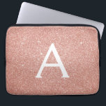 Rosa-Glitzer und Monogramm Laptopschutzhülle<br><div class="desc">Rosa Rose Gold Imitate Glitzer und sparkle Elegant Monogram Case. Dieser Fall kann so angepasst werden,  dass er Ihren Anfangs- und Vornamen enthält.</div>