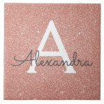 Rosa-Glitzer und Sparklogramm Fliese<br><div class="desc">Rosa Rose Gold Imitate Glitzer und sparkle Elegante Keramik Tiles. Diese Tiles können individuell auf Ihren Vor- und Erstnamen abgestimmt werden und machen ein großartiges rosa Rose Gold Geschenk für einen Geburtstag,  eine Mädchendusche,  ein Brautparty,  einen Junggeselinnen-Abschied oder eine Hochzeit.</div>