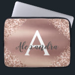Rosa-Glitzer und Sparklogramm Laptopschutzhülle<br><div class="desc">Rosa Rose Gold Imitate Glitzer und sparkle Metallic Foil Elegant Monogram Case. Dieser Fall kann so angepasst werden, dass er Ihren Anfangs- und Vornamen enthält.</div>