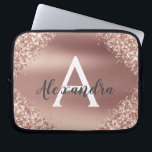 Rosa-Glitzer und Sparklogramm Laptopschutzhülle<br><div class="desc">Rosa Rose Gold Imitate Glitzer und sparkle Metallic Foil Elegant Monogram Case. Dieser Fall kann so angepasst werden,  dass er Ihren Anfangs- und Vornamen enthält.</div>