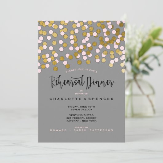 Rosa| Gold Confetti Hochzeit Probe Dinner Einladung (Stehend Vorderseite)