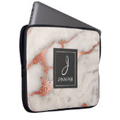 Rosa Gold Marmor Elegantes Monogramm Laptopschutzhülle (Vorne Rechts)